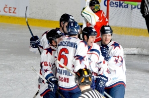 Станислав Тимаков – серебряный призёр Кубка мира по хоккею с шайбой среди полицейских. Поздравляем нашего земляка и коллегу!
