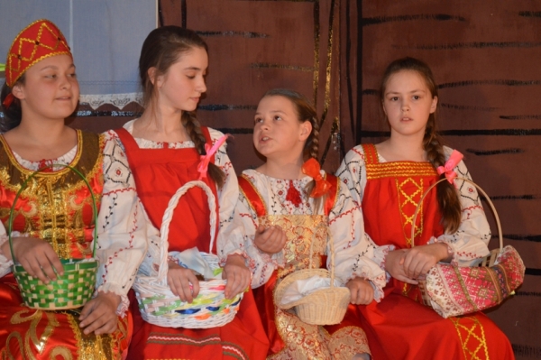 Театрализованное представление к православному празднику  «Как князь Владимир веру выбирал»